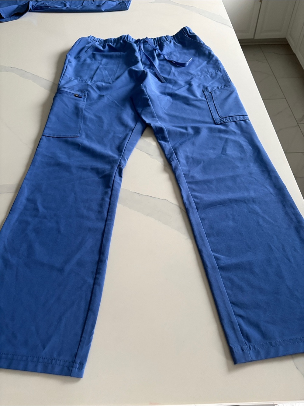Royal Blue V-Neck Scrub Top with Dual Pockets - Picture 3 of 3